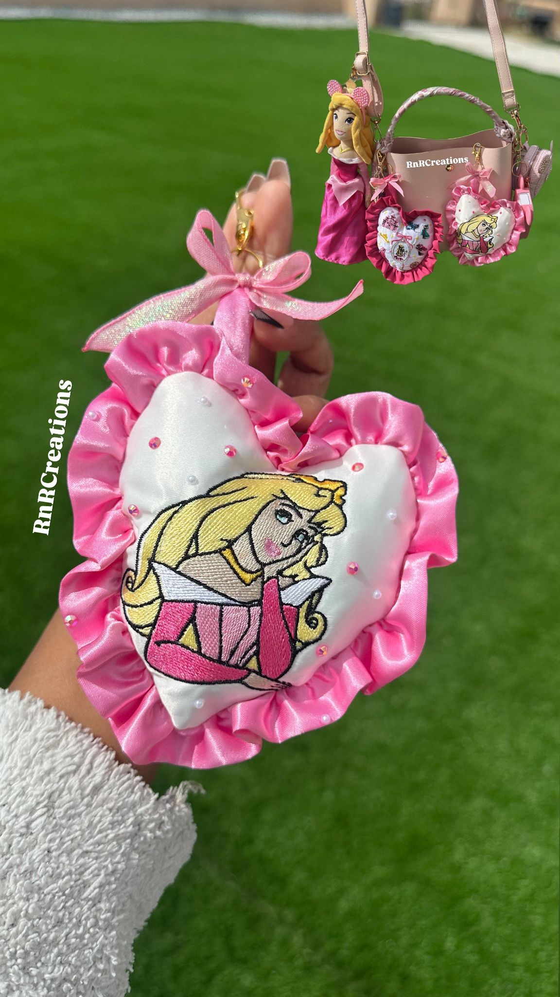 Princess Aurora - Character Embroidered Rhinestone Key