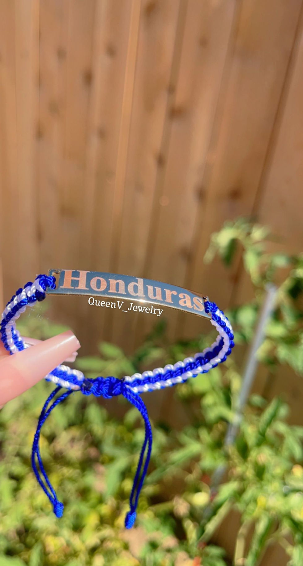 Thumbnail: Honduras Thread Bracelet