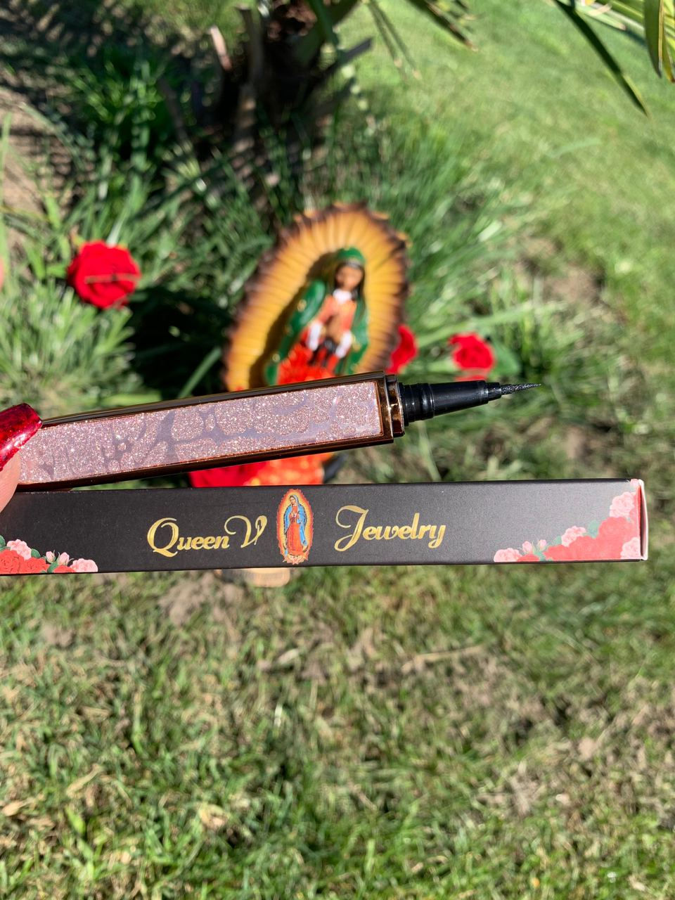 Thumbnail: Guadalupe Diamond  lash glue eyeliner