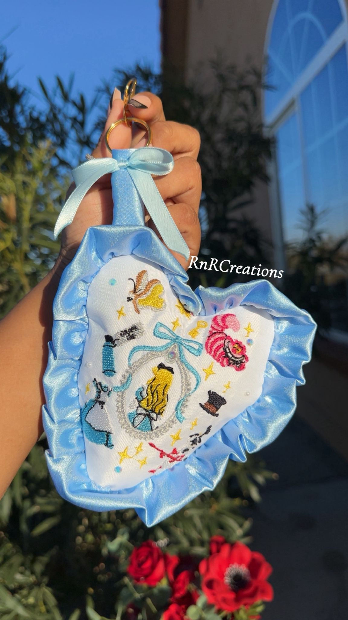 Alice on Wonderland - Character Embroidered Rhinestone Key