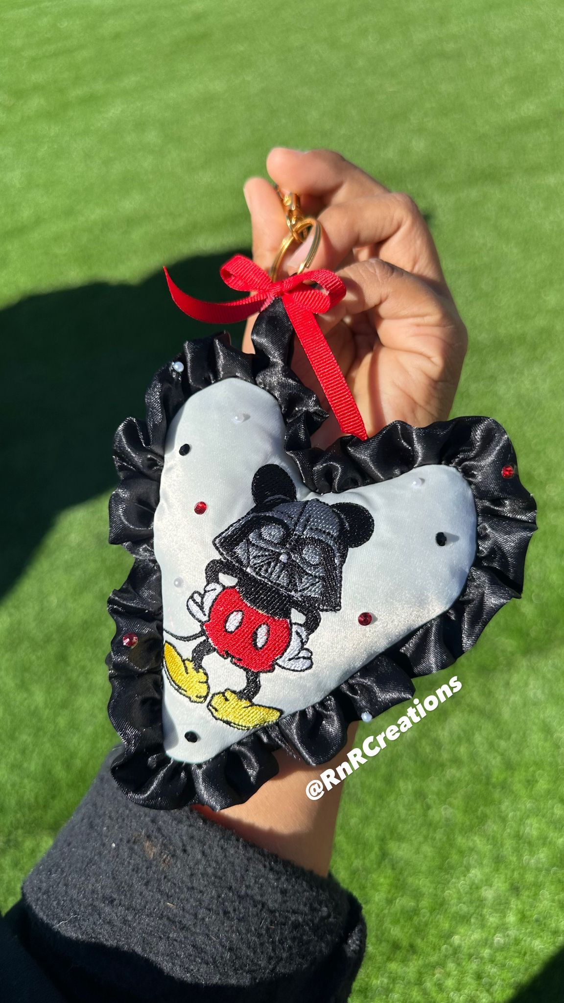 STAR WARS - Character Embroidered Rhinestone Key