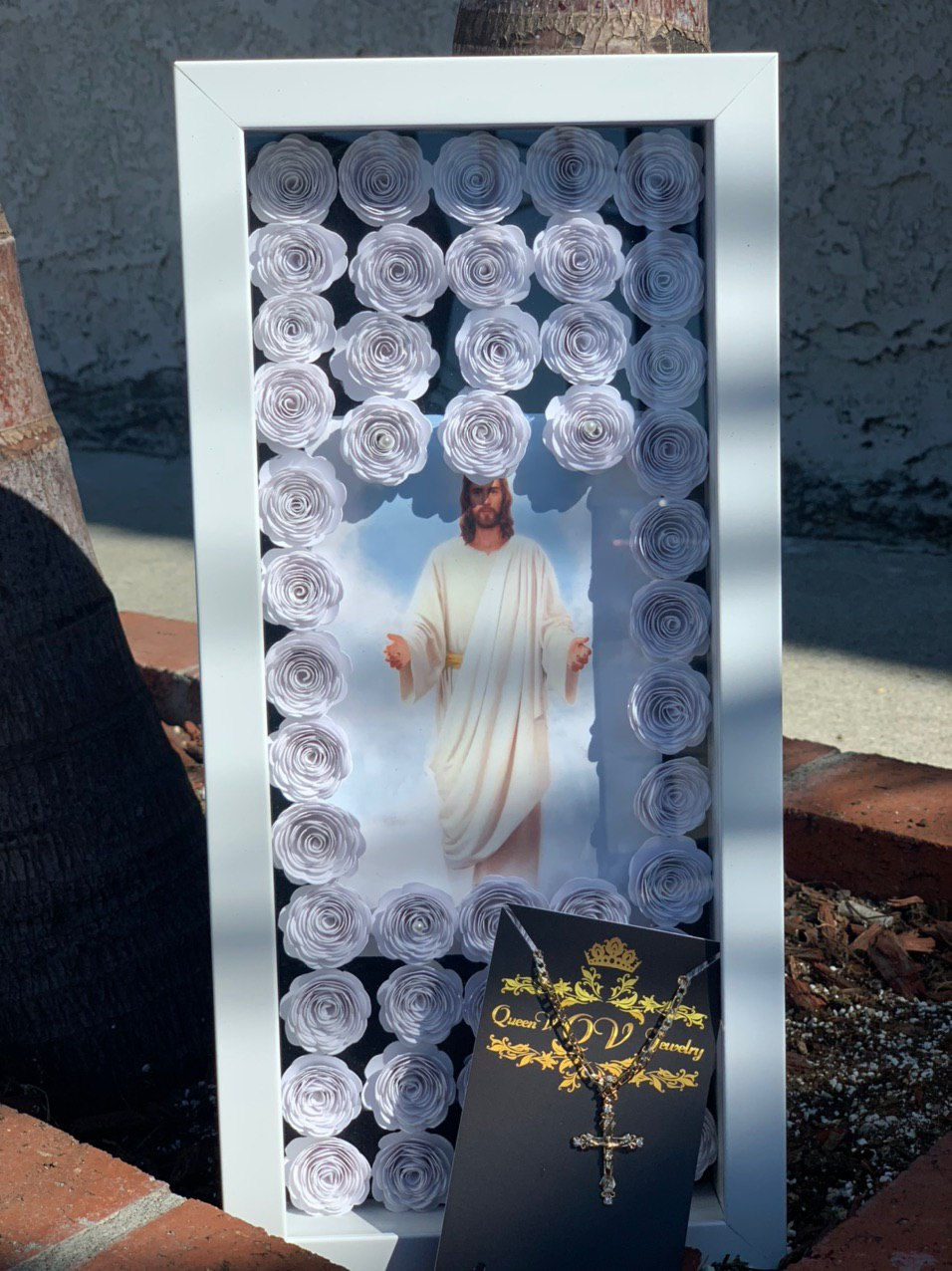 Thumbnail: JESUS ✝Flower Shadow Box