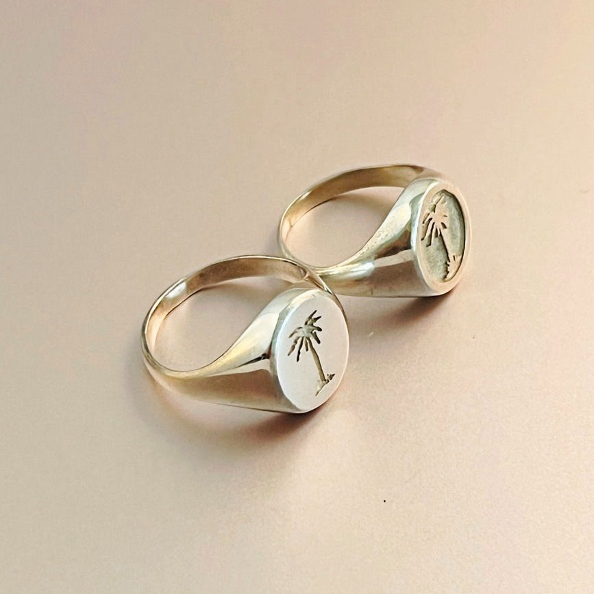 Thumbnail: Palm Signet Ring