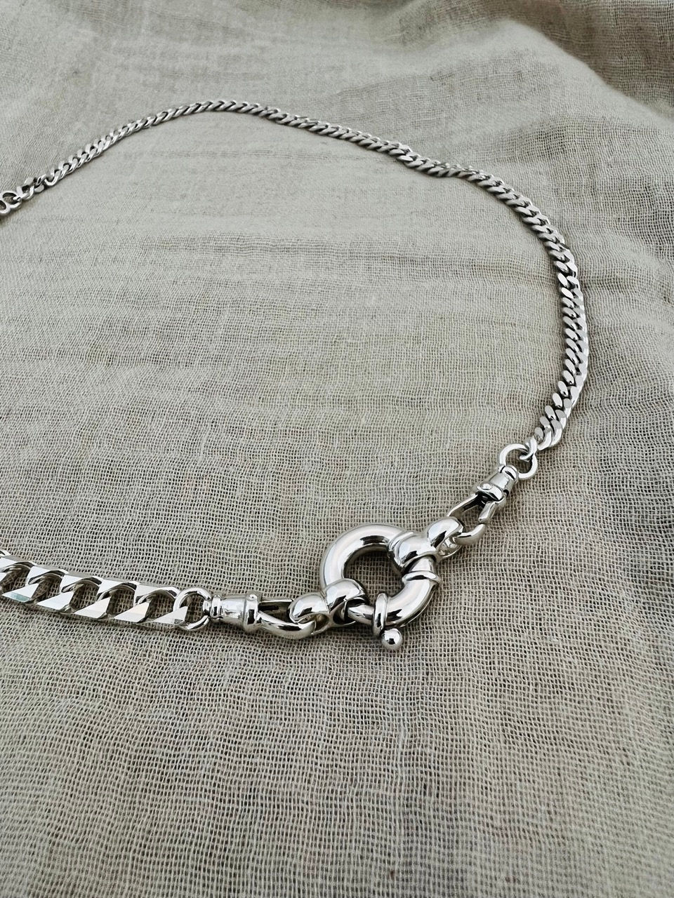 Thumbnail: Triple Big Chain