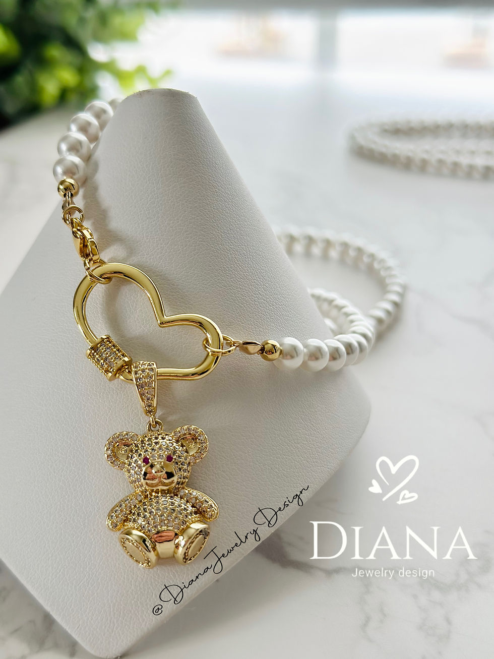 Thumbnail: Bear Pearl Set 