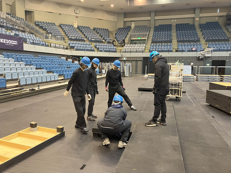 募集中のお仕事(柵の積み降ろし・椅子並べ等)