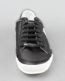 Frente negro zapatilla de deporte