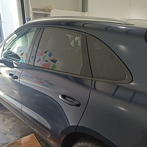 Porsche Macan with window tints