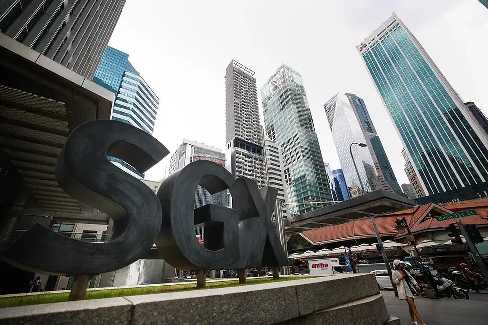 Singapore stocks hold firm as safe-haven appeal grows amid global volatility