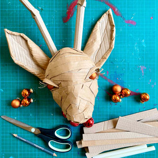 Hertenkopje uit karton