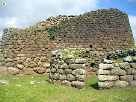 Nuraghe Losa Abbasanta Paulilatino Santa Cristina Archeologia Guilcer Barigadu turismo Sardegna