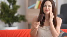 Top Tips for Combating Tooth Sensitivity During Teeth Whitening