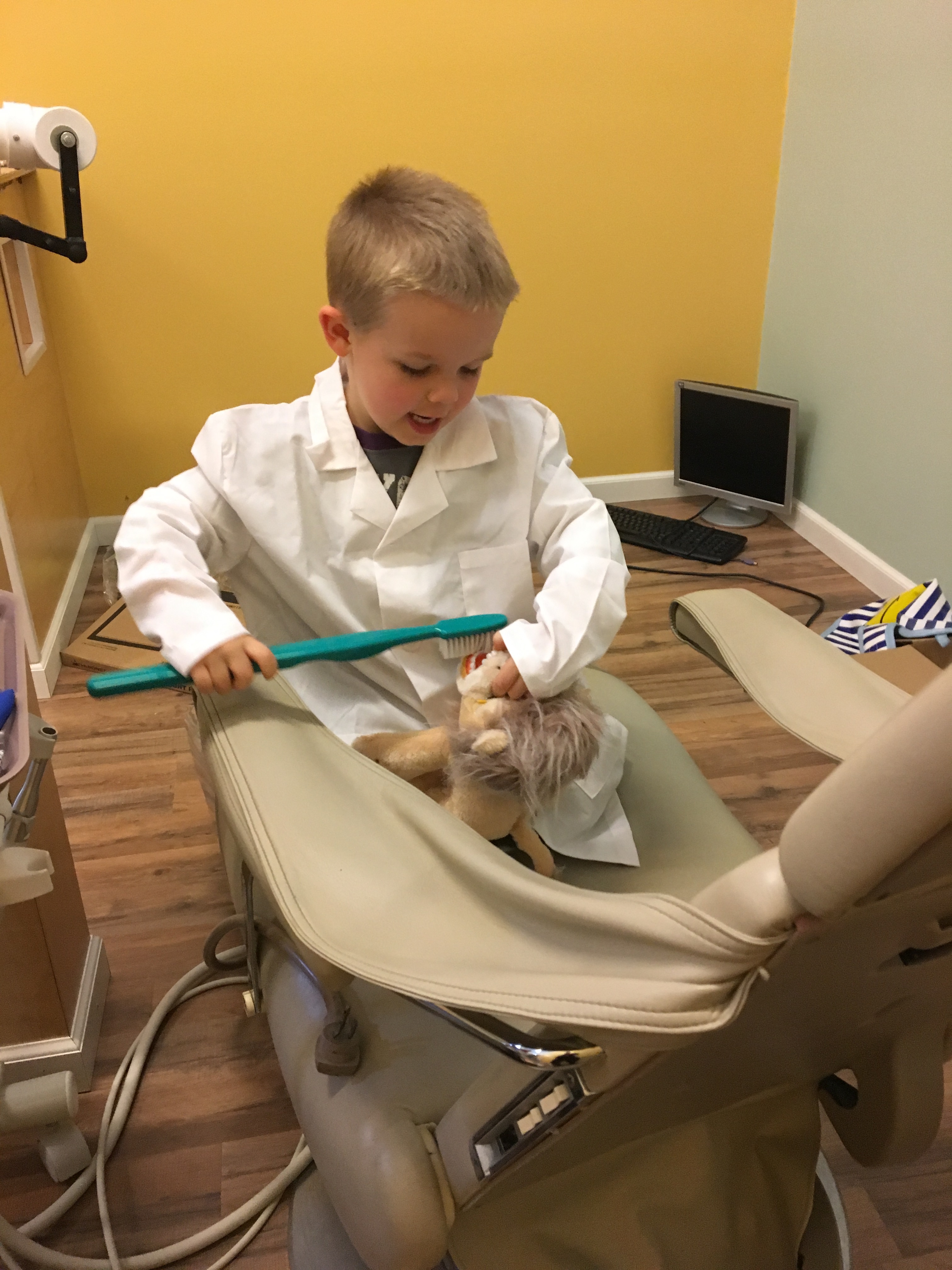 Kid Time Dentist in Training