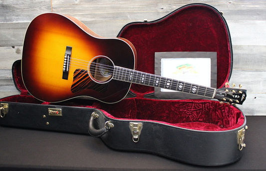 Gibson 75th Anniversary Advanced Jumbo
Guitar-Inn