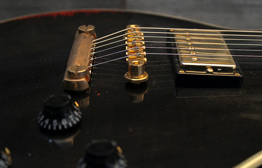 Eastman SB57/v BK 
Guitar-Inn