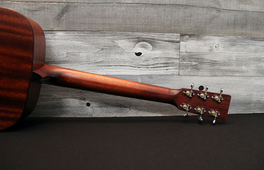 Eastman E1D 
Guitar-Inn