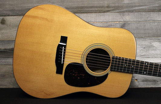 Eastman E6D-TC
Guitar-Inn