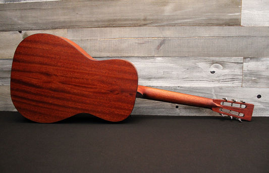 Eastman E1P-CLA
Guitar-Inn