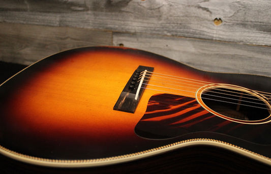 Eastman E20 OOSS/v-SB
Guitar-Inn