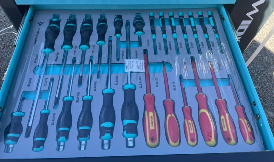 Miniatura: Servante Widmann bleu 7 tiroirs dont 6 remplis + 1 placard