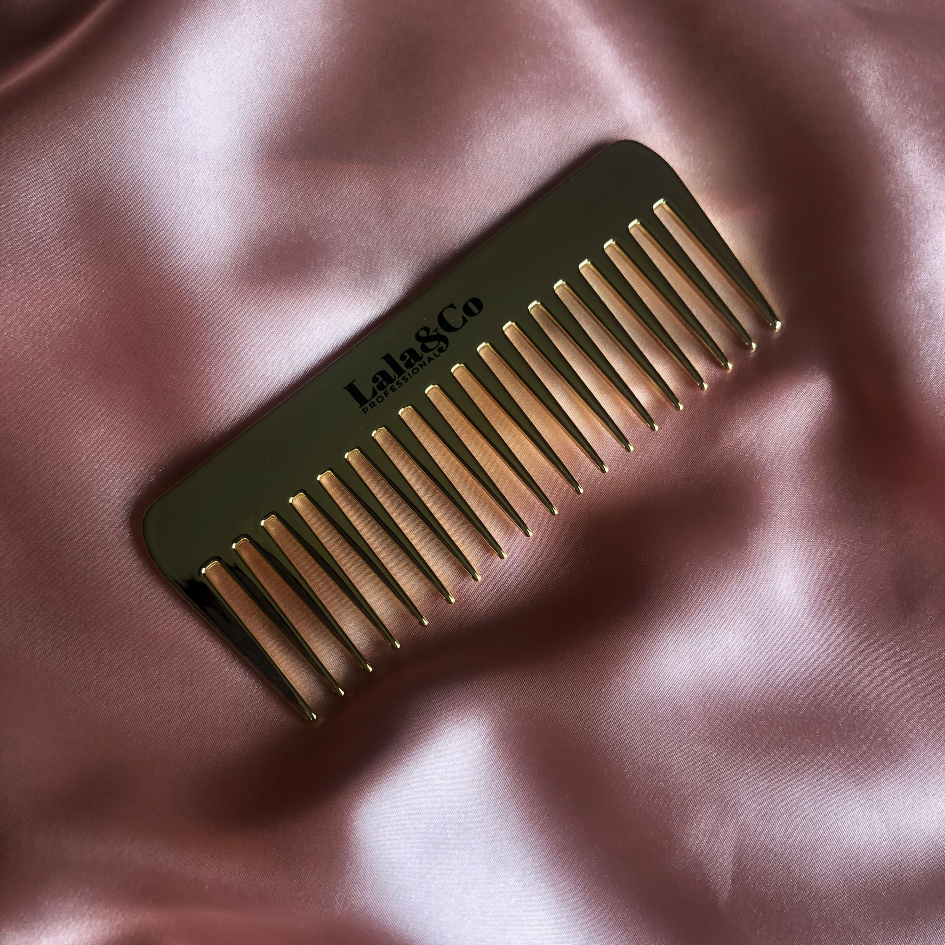 "Tease Me" Tangle Comb