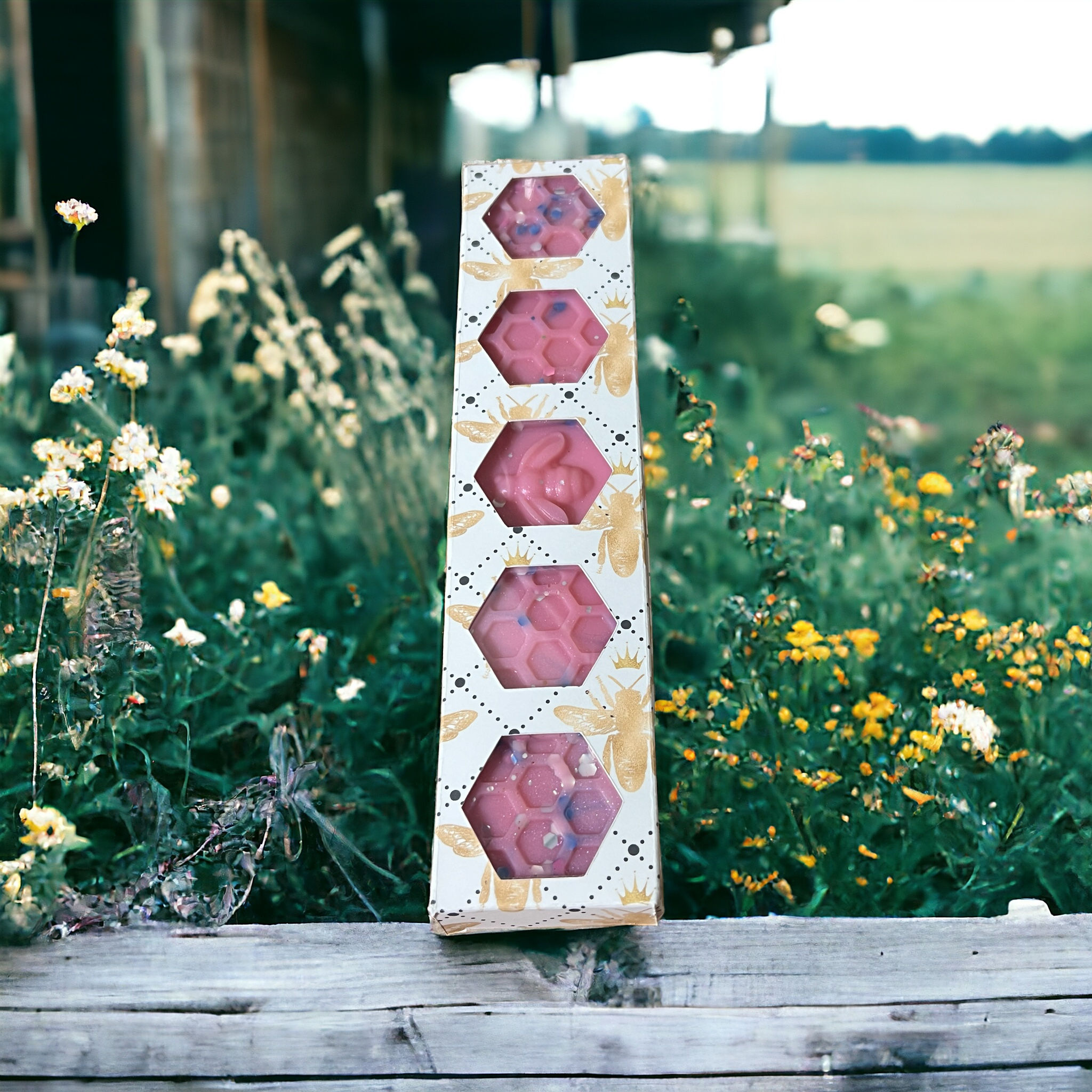 Hexagon Queen Bee Melts in pretty bee box