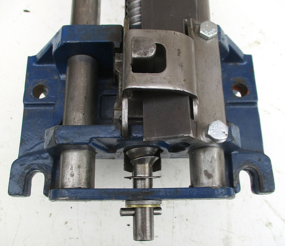 Thumbnail: Record Woodwork vice 52, 52 1/2, 53 half nut guide plate screws