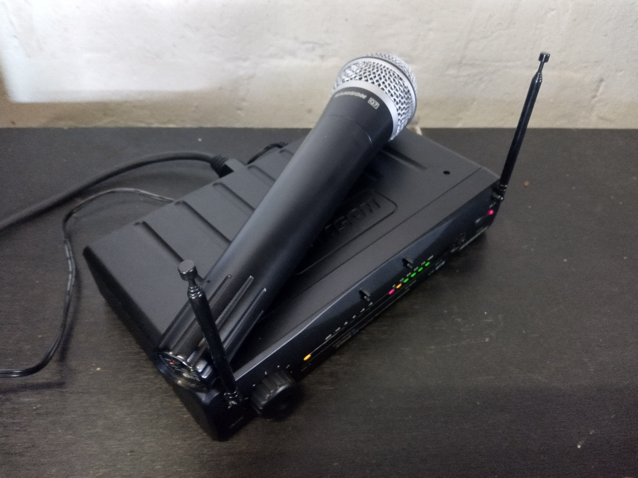 Samson Stage 55 / Q7 Handheld Wireless Microphone System