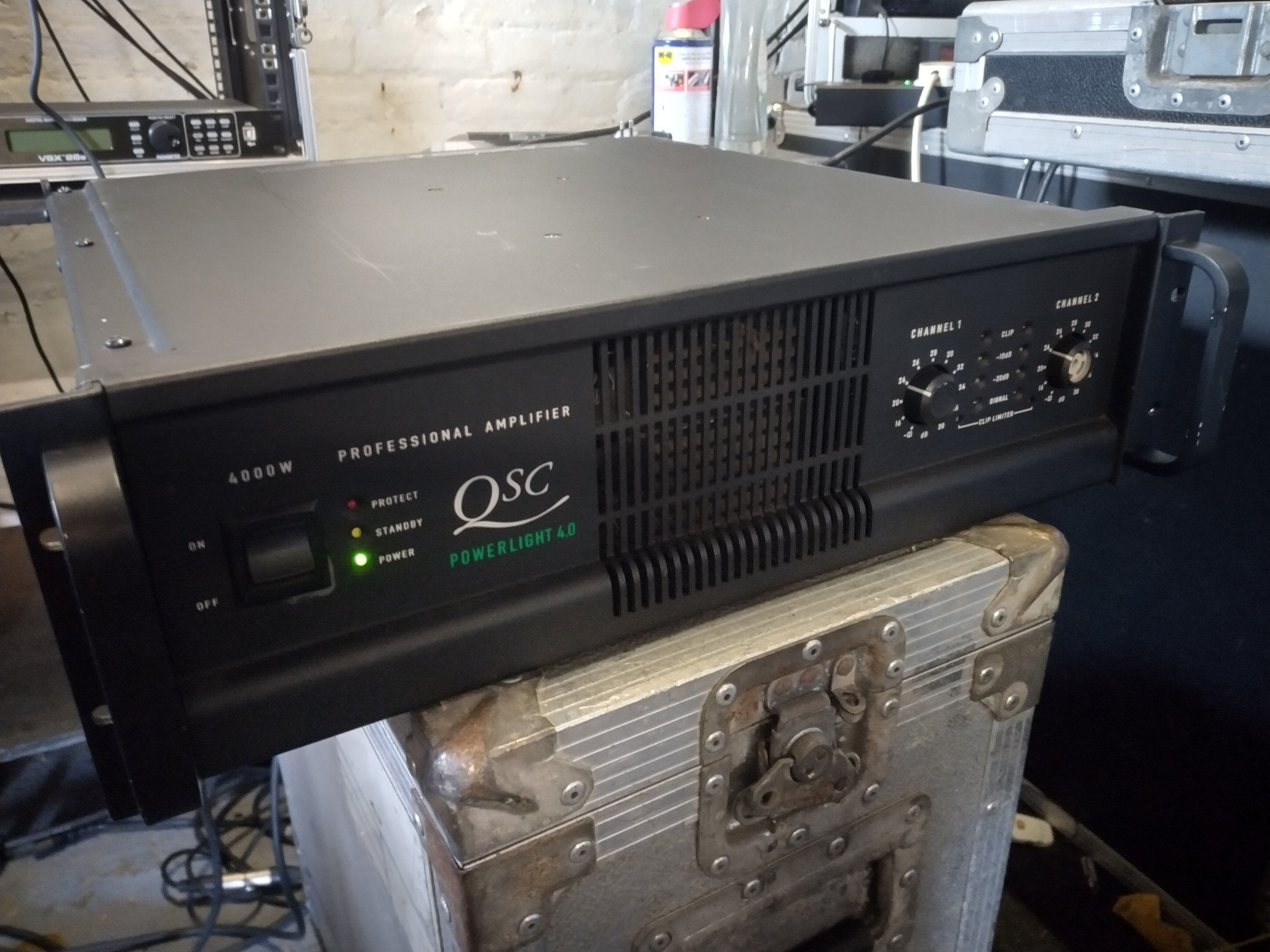 QSC Powerlight 4.0 Power Amplfier. 2 x 1400 Watts. Good Condition