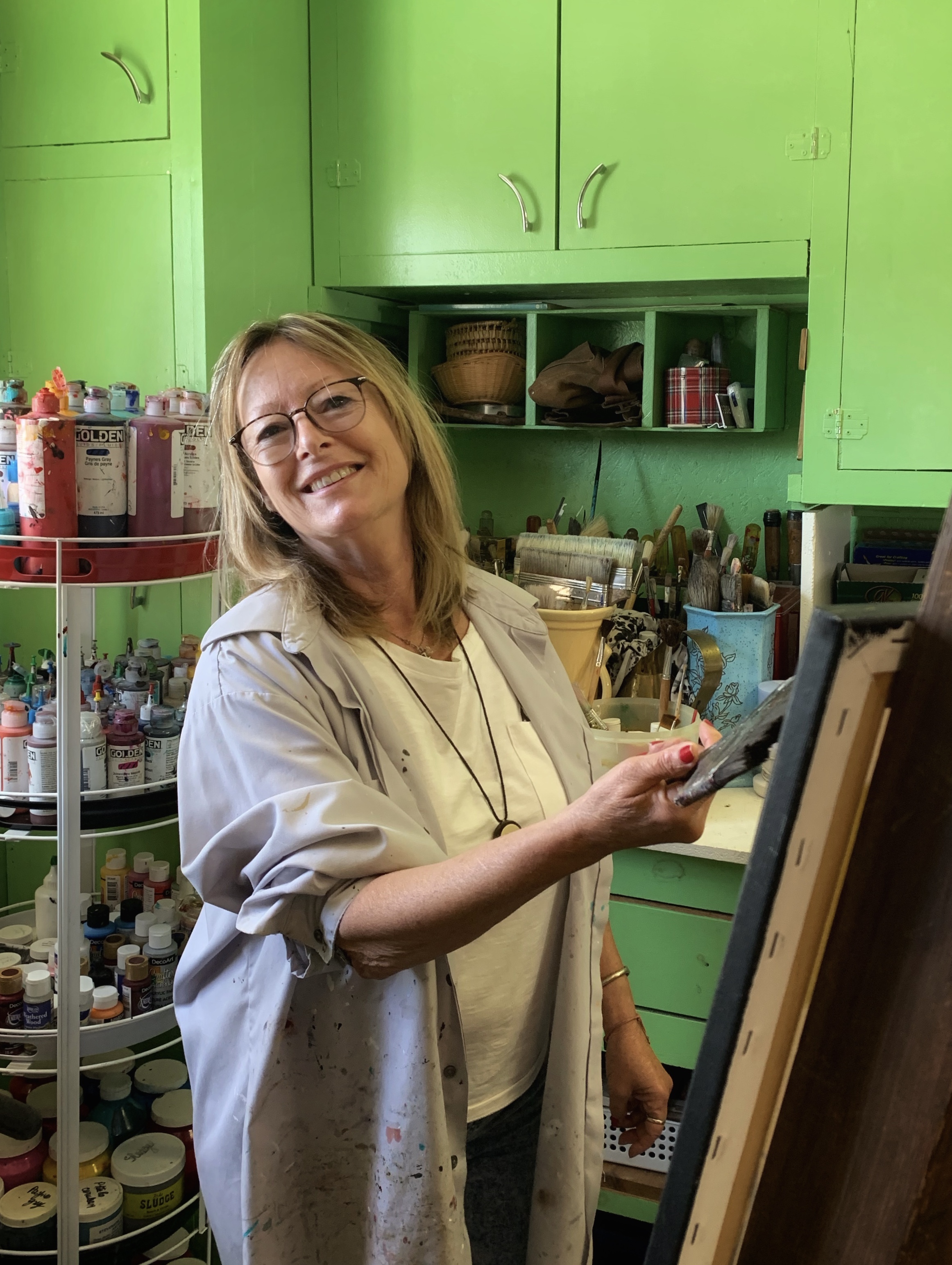 Diane St-Georges cumule plus de 200 expositions, elle est titulaire de nombreux prix reçus en Amérique et en Europe.