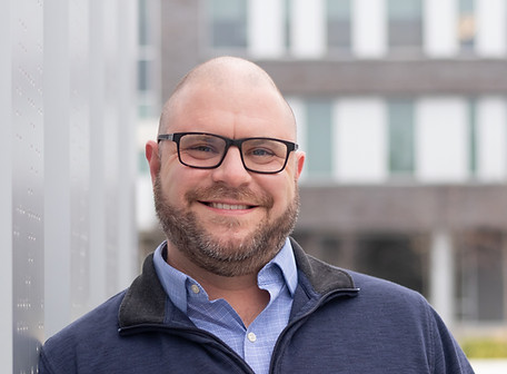 Rich plaza headshot - original.jpg