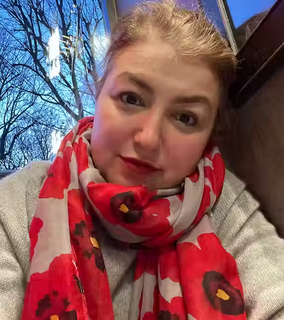 PHOTO-2025-05-12-19-41-27 2.avif