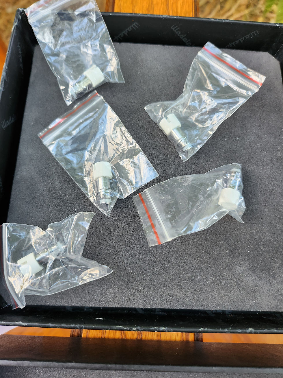 Discontinued illadelph Glass illa- Pen with extras charger in original box