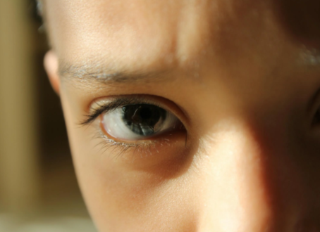 How Humidity and Air Conditioning Affect Your Child’s Eye Comfort