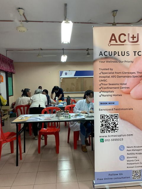 ACUPLUS TC banner near people sitting at tables with text information