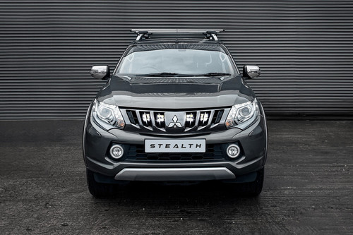 Stealth Mitsubishi L200 2015-2019 Quad 3″ Luminous LED Integration Grille Kit –