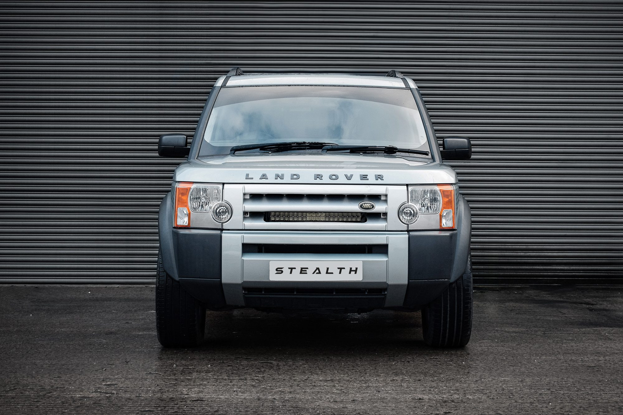 Stealth Land Rover Discovery 3 2004-2009 21″ Luminous LED Integration Grille Kit