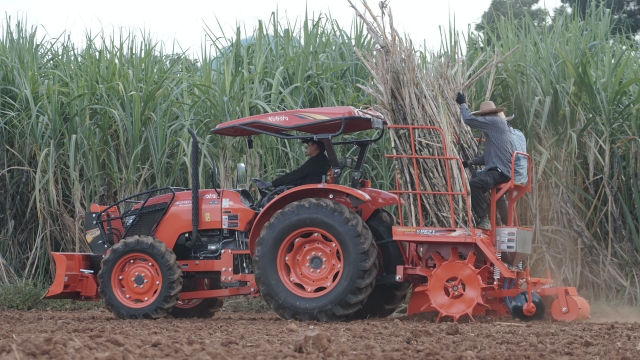 รถแทรกเตอร์