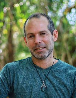 בז עטר