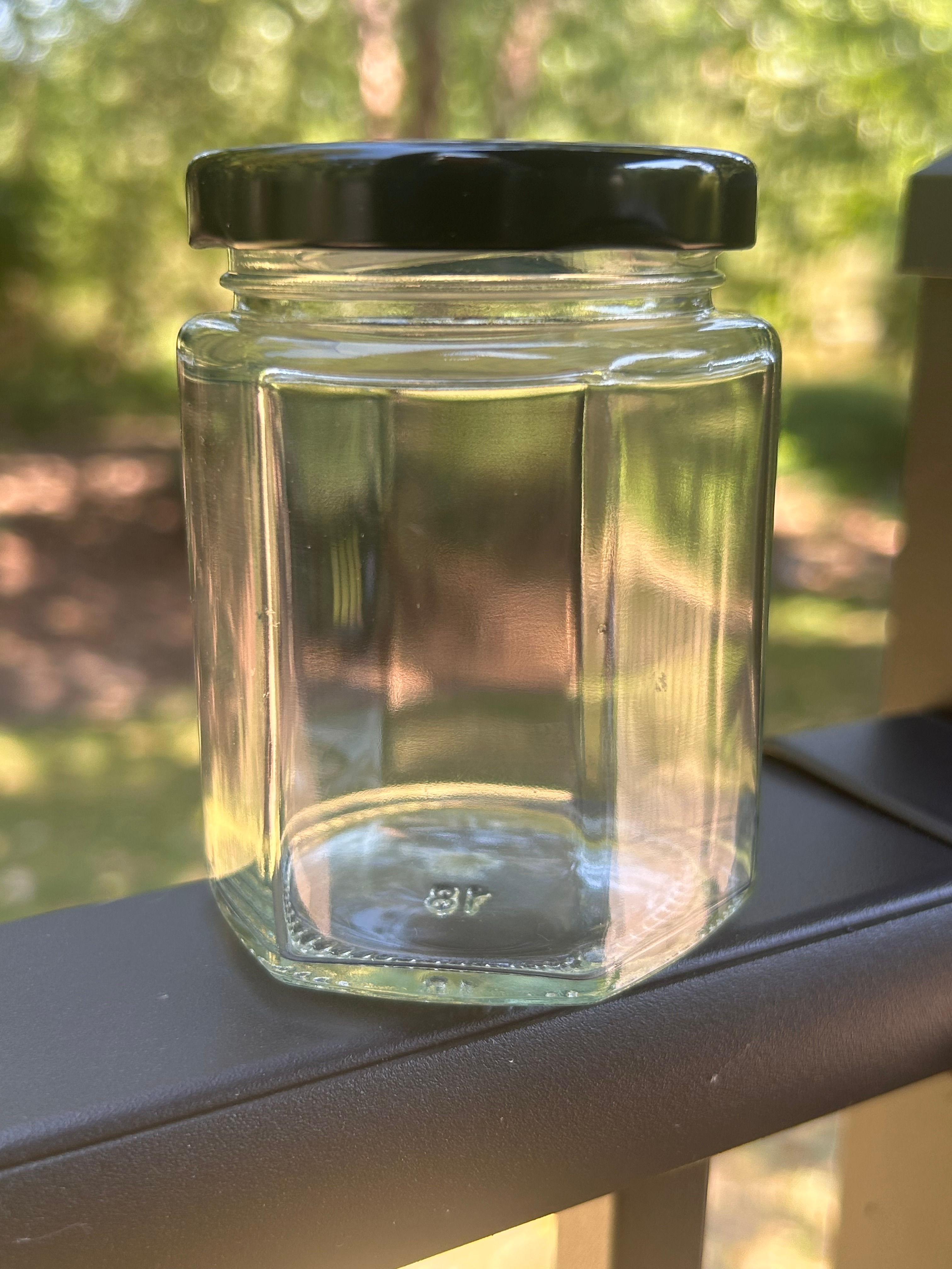 Horizontal Hexagonal (140g/4.9oz)  [Case of 120]