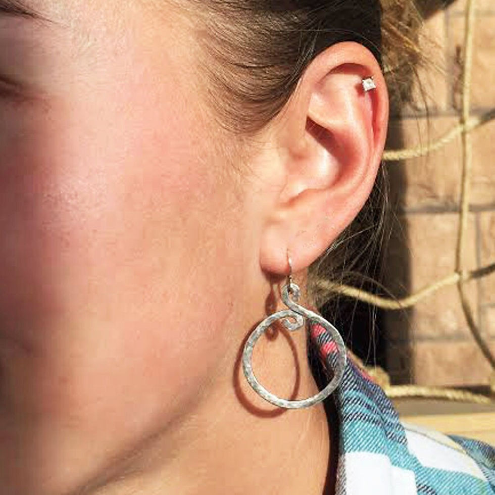 Thumbnail: Small Hammered Sterling Silver Hoop Earrings, 1.25" Diam.