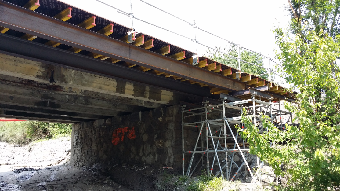 Echafaudage Pont de Riffol (Roissard).png