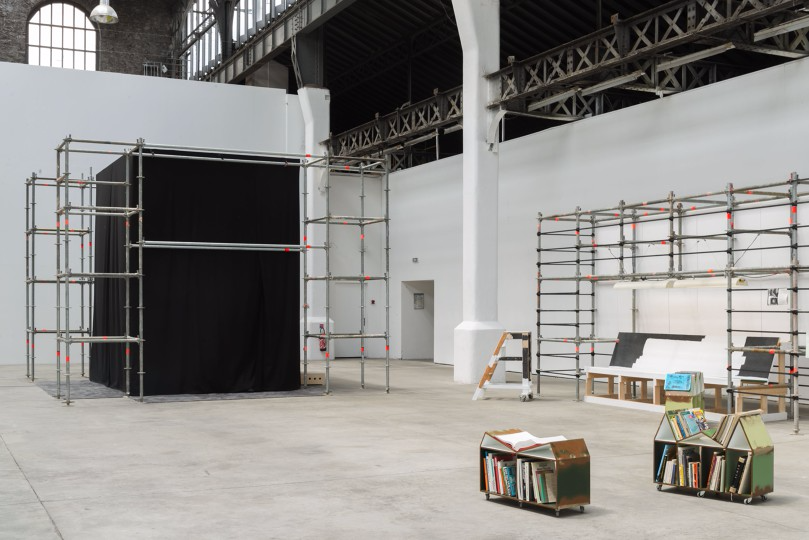 Briser_la_glace_échafaudages_musée_art_contemporain_de_Grenoble.png