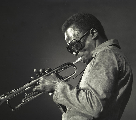 150123-santana-miles-davis-tease_fagtbf.