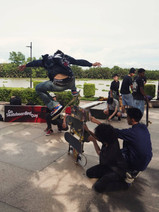 go skateboarding day : 8riew