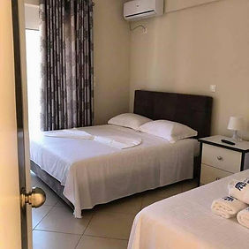 Διπλό και μονό κρεβάτι Royal Hotel