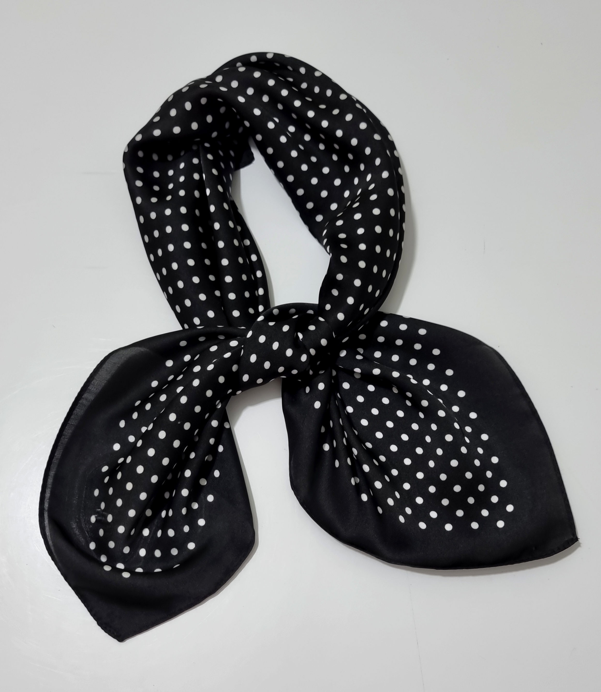 LENÇO médio atemporal poá preto