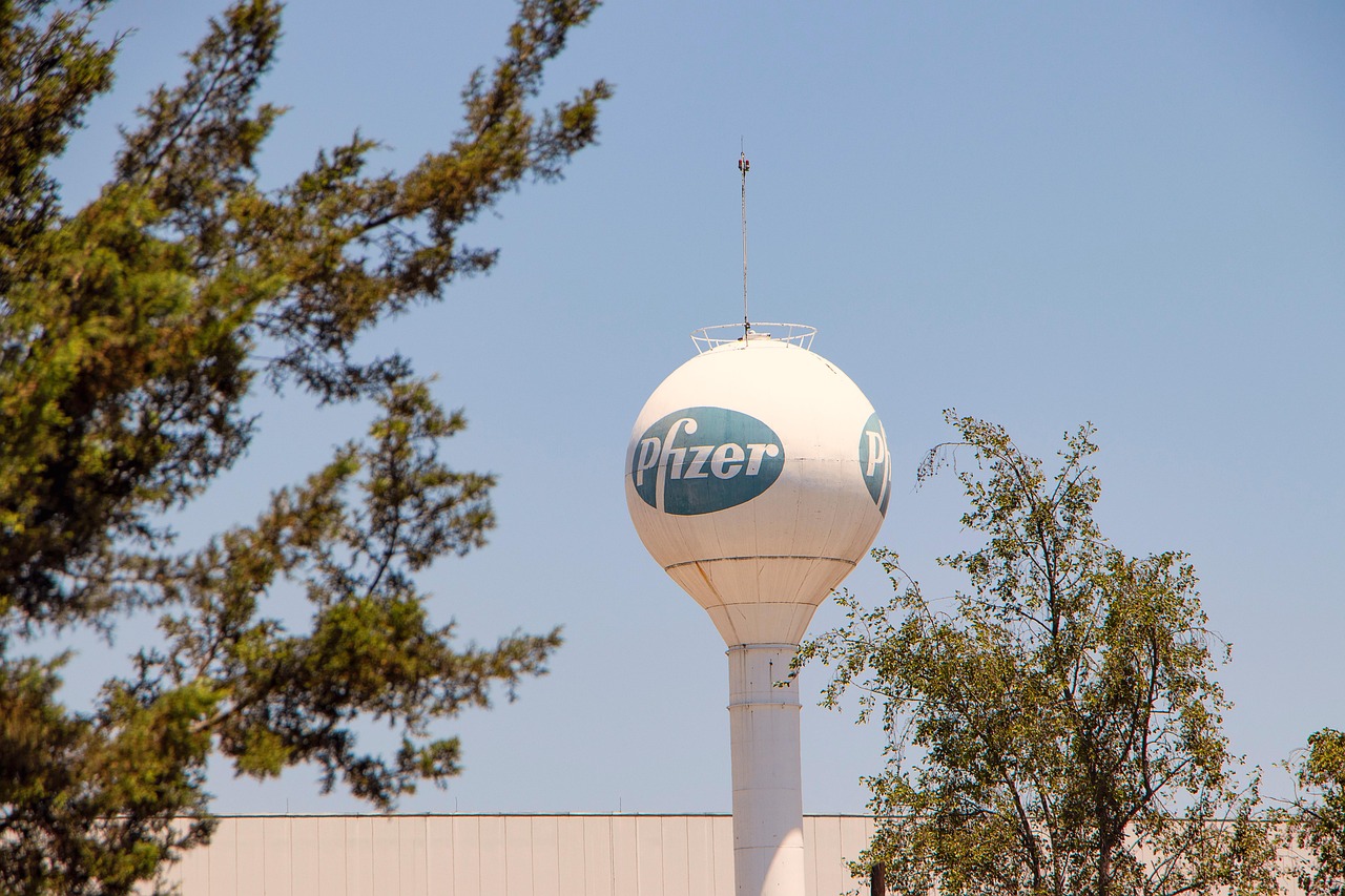 México inaugura hub biotech en Monterrey con Pfizer