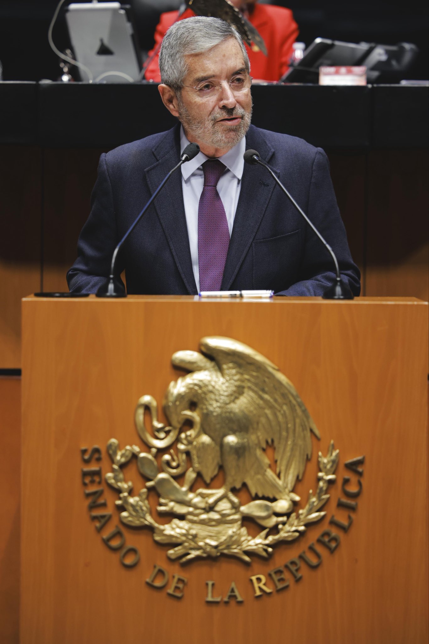 Juan Ramón de la Fuente defiende la política exterior mexicana ante el Senado, enfatizando cooperación con EE.UU.