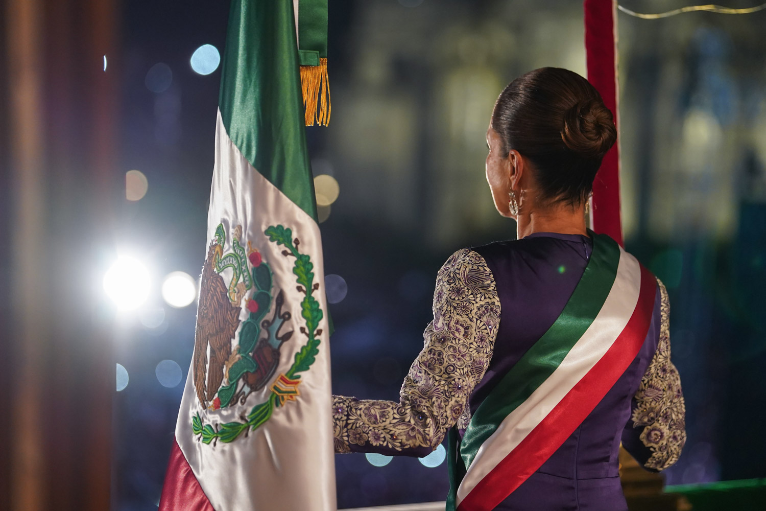 Claudia Sheinbaum hace historia con su primer Grito de Independencia, resaltando rol cultural de las mujeres